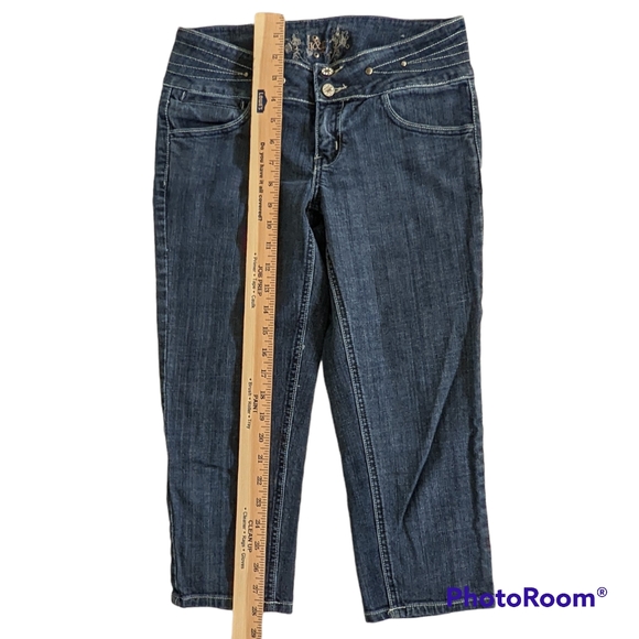 H&G Capris Junior Women's Sz 3 Blue Medium Wash Denim Stretch Jeans Studs Bling - Picture 4 of 16